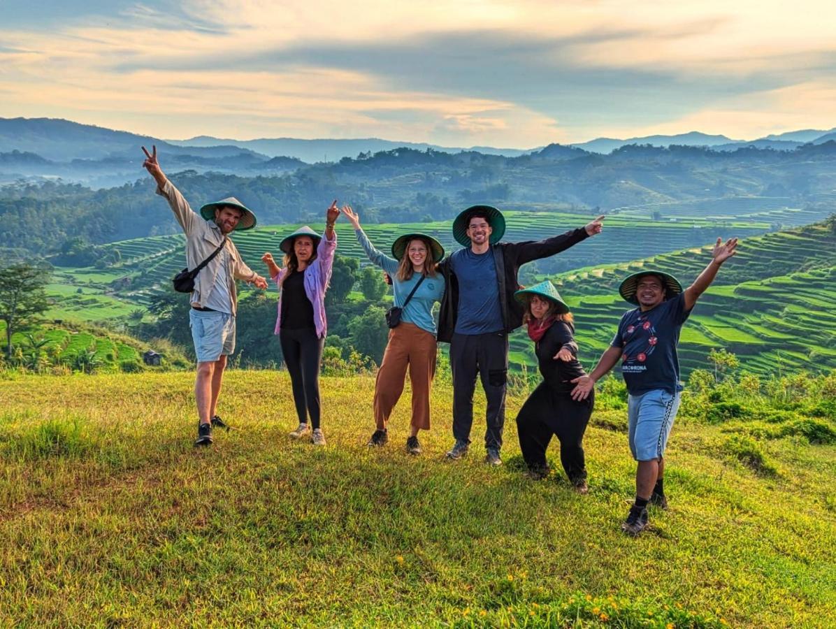 Sun Rice Homestay Ruteng Kültér fotó