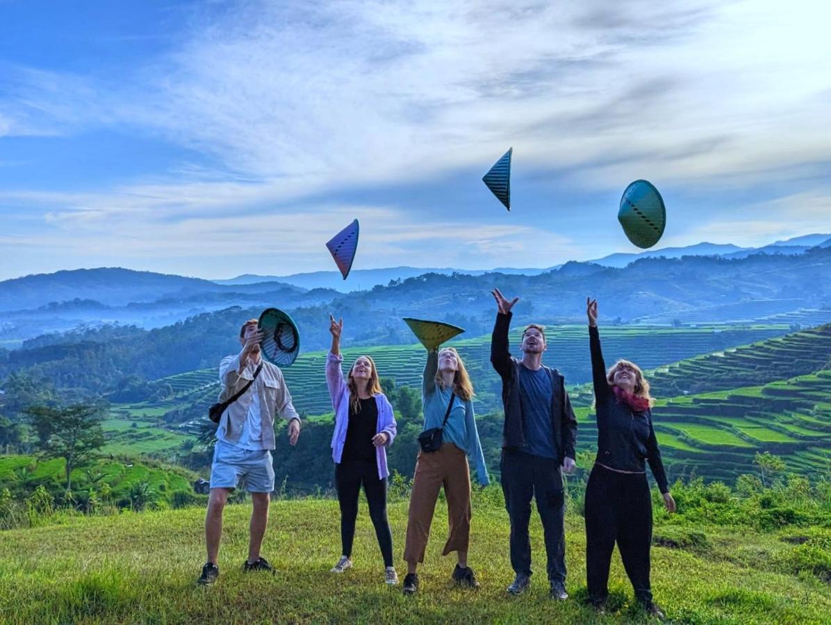 Sun Rice Homestay Ruteng Kültér fotó