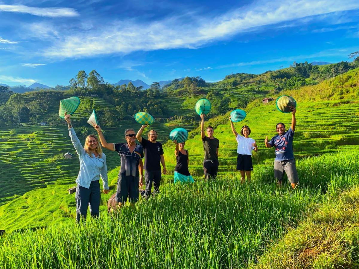 Sun Rice Homestay Ruteng Kültér fotó